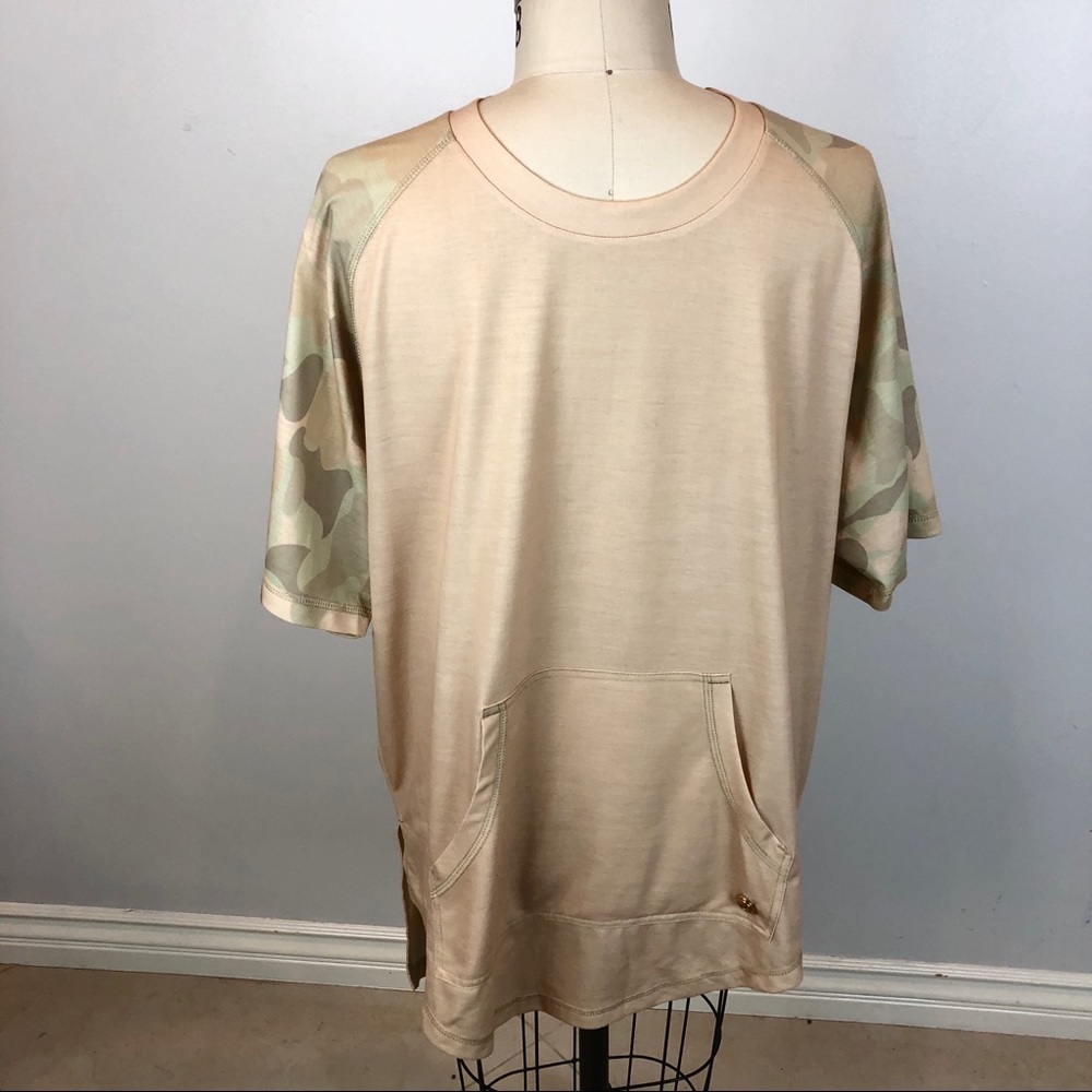 OAKBAY FITS Desert Dust Camo High Low Kangaroo Tee